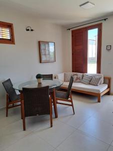 CASA OÁSIS ATINS duplex no cond village Buna Atins