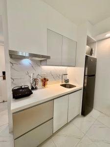 1BR Bahamas 19th floor, Azure Paraaque