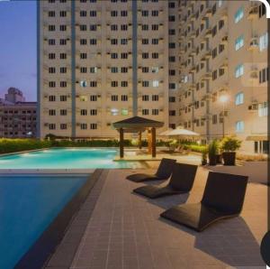 M Place Cassandra Staycation Affordable Budget Cozy Condo with fast Internet Connection that feels like Home