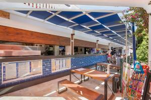 Sunny Escape, Parque Santiago 2