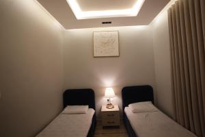 شقة بصالة وغرفتين نوم بدخول ذاتي