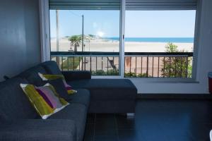 6 Person Beachfront Duplex Wifi Parking