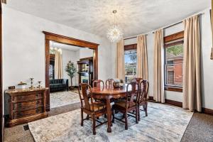 Modern Victorian sleeps 6