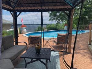 Q Estate Pool cottage