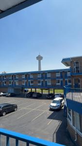 Empress Inn and Suites by the Falls