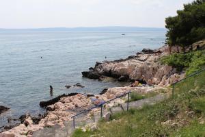 Apartments with parking space Novi Vinodolski - 24716