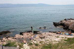 Apartments with parking space Novi Vinodolski - 24716