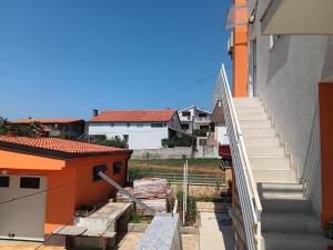 Apartments with parking space Zadar - 24724