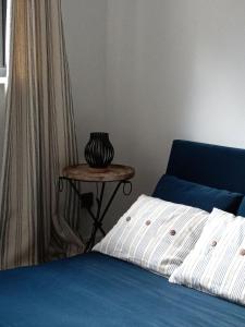 Cosy Coastal Escape with Seaview Terrace