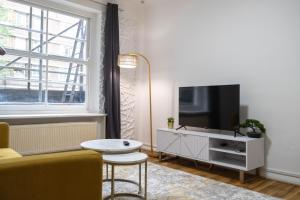 Stylish Oxford Street Apartment