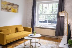 Stylish Oxford Street Apartment