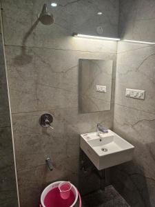 Premium Penthouse right Beside the Metro Station