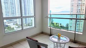 Mansion One George Town - Spacious Studio 1 bathroom type