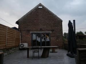 Maisons de vacances Gite dans une ecurie renovee avec jardin prive, clim, parking et WIFI - FR-1-510-150 : photos des chambres