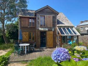 Maisons de vacances Maison avec jardin clos et WIFI a Tregastel - FR-1-368-465 : Maison de Vacances