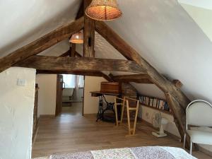 Charmant gîte à Lurcy-Lévis avec climatisation et jardin - FR-1-489-580