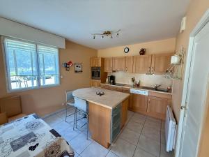 Appartement T3 avec terrasse et garage à 300 m de la plage, quartier Arago - FR-1-92-582