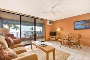 One Bedroom One Bath Ocean View Suite room in Castle Kona Reef