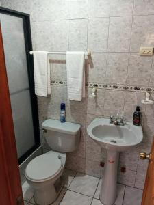 Casa amplia con espacio verde