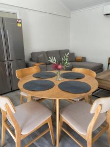 Tranquil sleepover on Premier Street