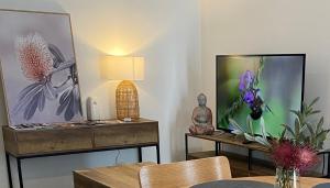 Tranquil sleepover on Premier Street