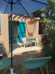 Complexes hoteliers Vacargeles casa Les Muriers et Les Chenes verts calme clim wifi animations piscine mini golf : photos des chambres