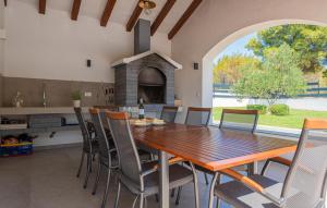 Awesome Home In Sibenik With Wifi