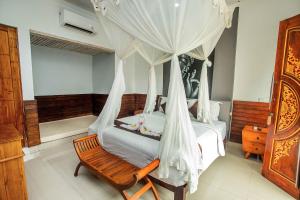 The Tanis Beach Resort Nusa Lembongan