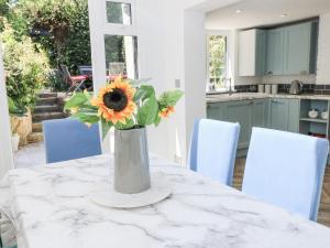 Delightful Dorset House By Wareham River