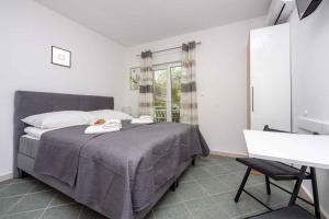 Apartments in Crikvenica 14100