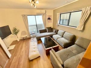 新宿の一軒家貸切 駐車場付 3寝室7ベッド 東新宿駅徒歩9分 新宿渋谷原宿エリア