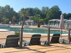 Campings Lac Aureilhan et Mimizan plages, Mobil H 3 chambres, 6 personnes climatise : photos des chambres