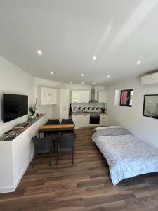 Appartements Domaine Baccia Donna Proche Nice, Climatisation, jacuzzi, petanque & parking gratuit : photos des chambres