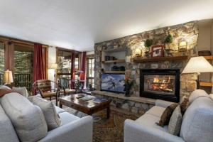 Convenient 2Br Condo In Lionshead Village W Pool, Hot Tub & More!