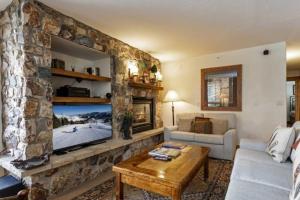 Convenient 2Br Condo In Lionshead Village W Pool, Hot Tub & More!