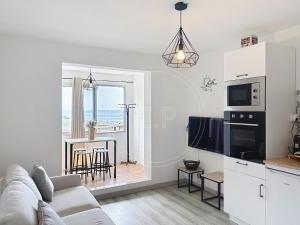 Bay View Studio climatisé 4 pers vue mer by LaConciergerie13