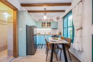 Archangels Nest- Wings & Hideaway