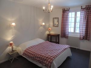 Hotels Hotel Restaurant du Plomb du Cantal : photos des chambres