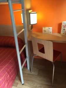 Hotels Premiere Classe Montpellier Ouest - St Jean De Vedas : Chambre Triple (1 Lit Double et 1 Lit Simple)