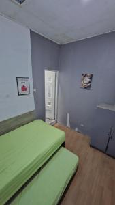 Mugas Backpakers - Female Only