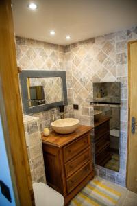 Maisons de vacances Mas Mont-Laure Jacuzzi, Pool & Tranquility : photos des chambres