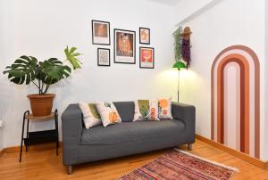 Cute Flat Vintage Design AC Galata