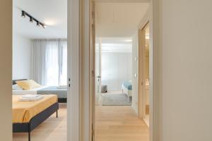 HostWise - Premium Flat w Balcony & Pool