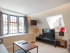 Pass the Keys Newly renovated flat Sevenoaks High Street