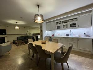 Premium Studio Apartment in Private Villa Nisim