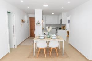 Casa Melva | Primera línea con terraza, moderno