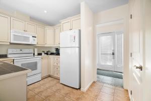 Townhouse on the Golf with Pool Access Aiglon 1666