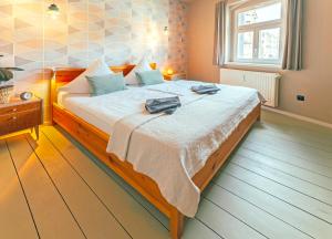 Ferienwohnung Gustav Kaiser Apartment - 60qm Design Fewo Zittauer Gebirge - Unterkunft in historischer Altstadt im Dreiländereck