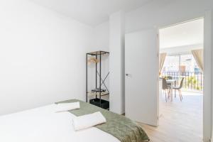 Modern and Stylish Apartment 1: Terrace and Pool