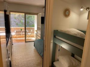 MIGNON LOGEMENT DE VACANCES CLIMATISE AVEC PISCINE et PLAGE A 6MN A PIED